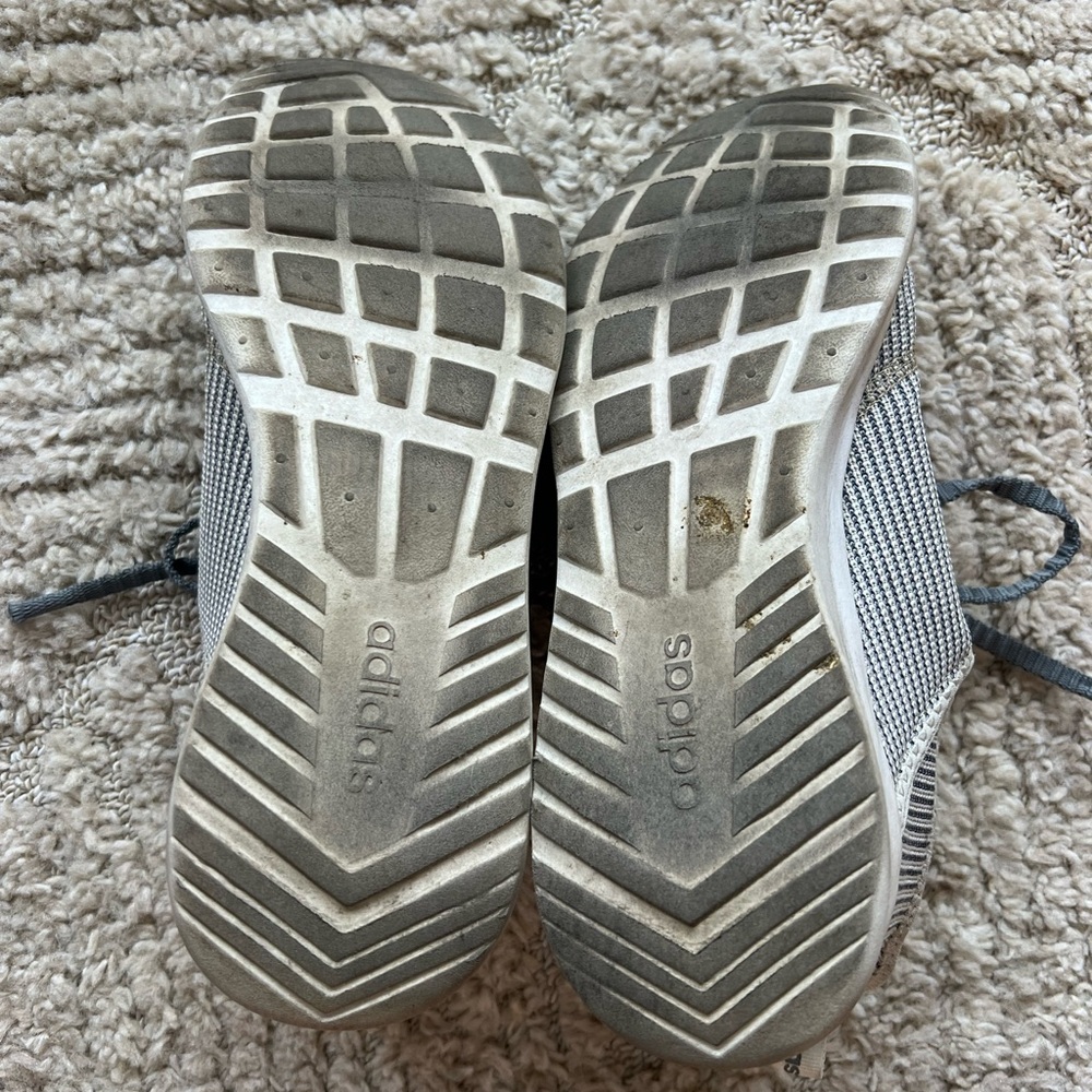 Adidas Cloudfoam Gray and White Sneakers - Picture 8 of 9